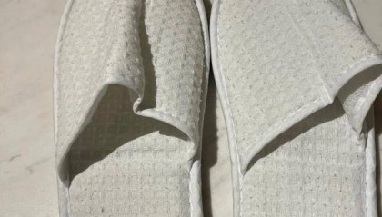 常州一万豪酒店被曝拖鞋系回收后重复使用，卫监所介入调查