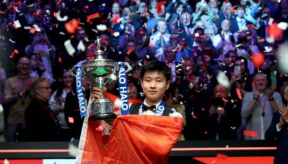 获中国首个斯诺克世锦赛冠军的赵心童：来自深圳，曾退学拜师