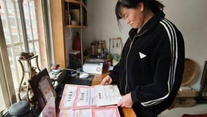 丈夫私藏小金库，在外面养“孩子”，妻子却说：他是个好人