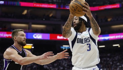 浓眉27+9克莱23分 独行侠淘汰国王保留季后赛希望