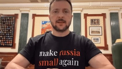 泽连斯基换件衣服，就想“让俄罗斯再次变小”？奇奇怪怪的感觉！
