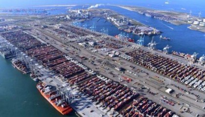 “欧洲最大港口鹿特丹港，正为对俄潜在冲突做准备”