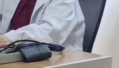 重庆市长寿区人民医院回应“医生疑似饮酒上班”！称正在调查