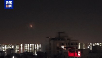 以对伊发动军事打击 总台记者亲历防空系统拦截目标