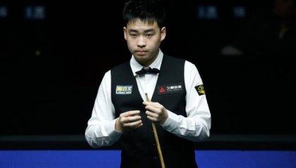 斯佳辉零封赵心童翻盘丁俊晖险胜 中国军团5人闯入斯诺克国锦赛16强
