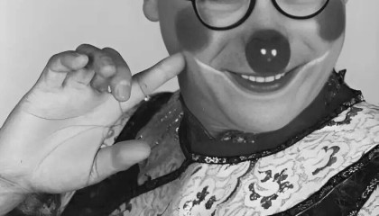 一级演员李春来表演时突然倒地，送医后不治身亡