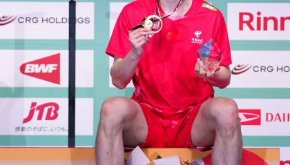 （体育）羽毛球——日本公开赛：石宇奇夺得男单冠军