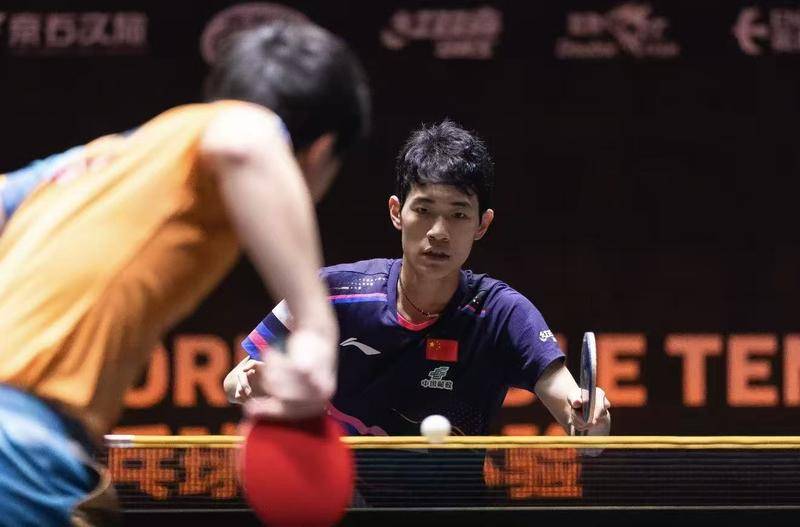 新华社特写：20岁的陈俊菘这样逆转张本智和