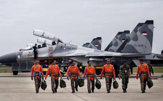 印尼官方首次透露！42架歼10C不是空穴来风，中国会点头吗