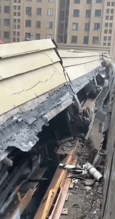 东海一饭店房顶发生塌陷,室内正举办宴席 当地应急管理局:救援仍在进行中