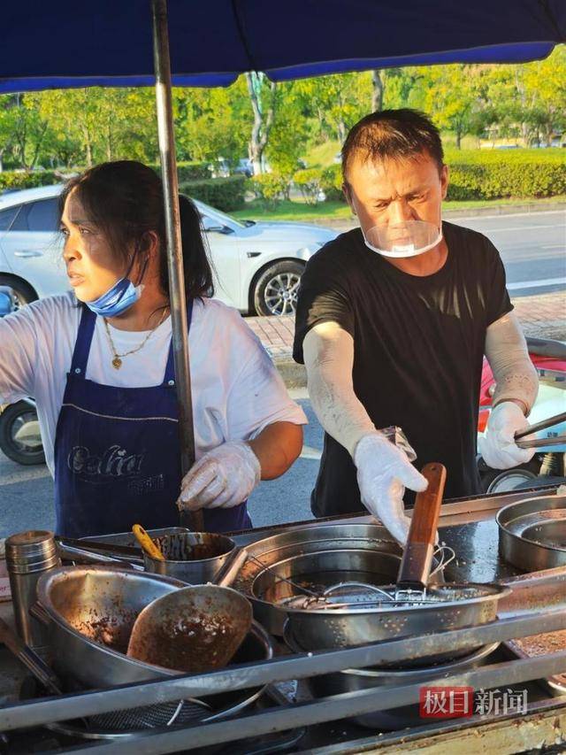 被流量砸中的“鸡排哥”:每天只休息四五个小时,二舅哥家的民宿已爆满