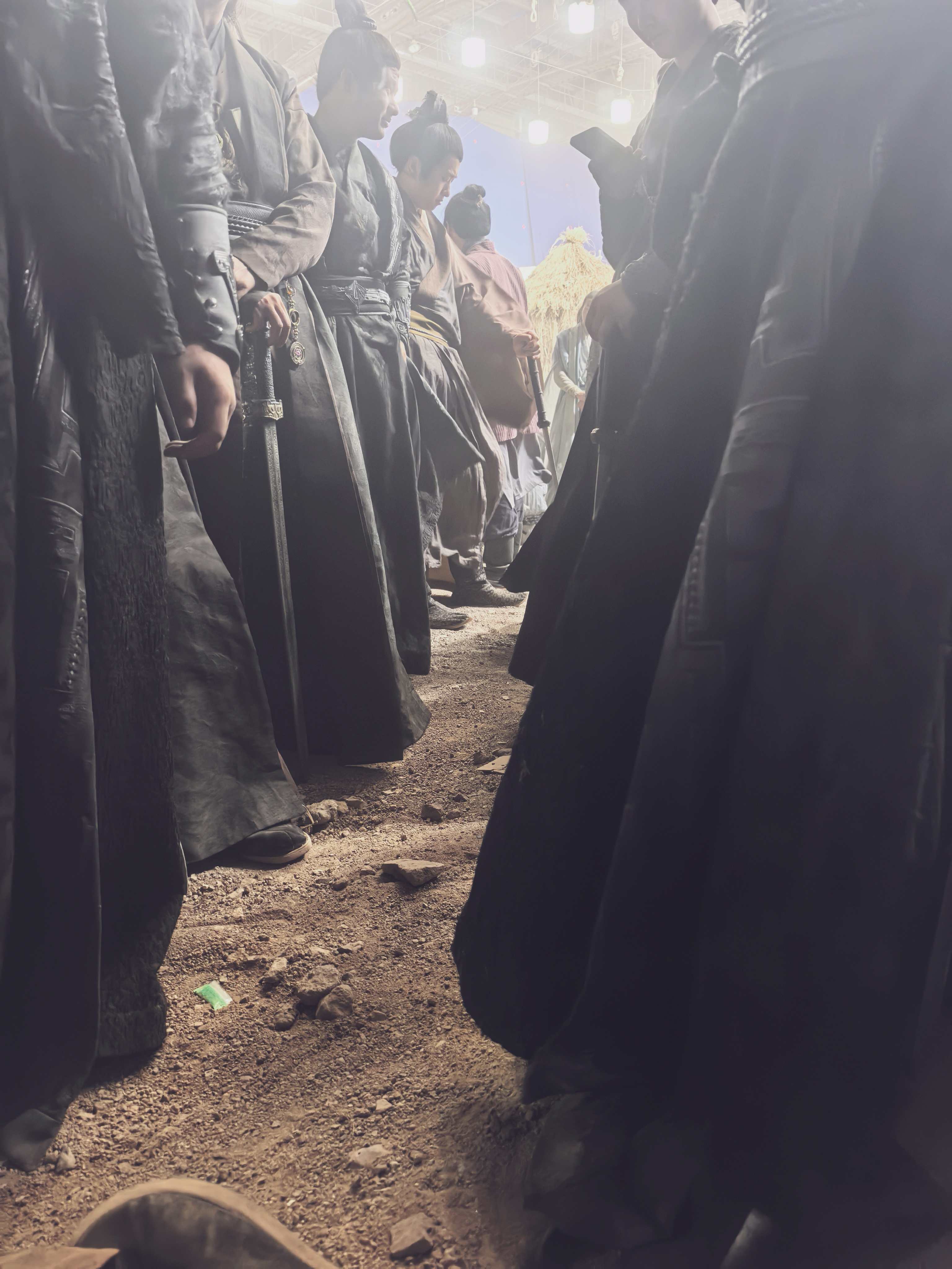 银行职员旺季崩溃 辞职去横店做群演