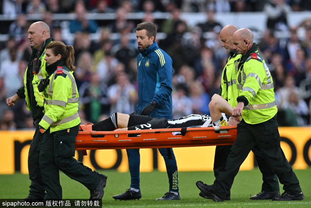 赖斯伤情牵动枪手与三狮军团神经——阿尔特塔回应关键中场背部不适