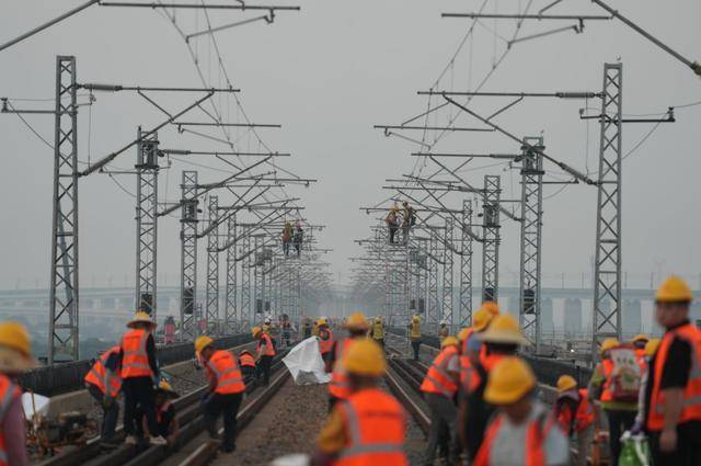 全国首次！高铁桥上插入新线 南昌唐村线路所开建