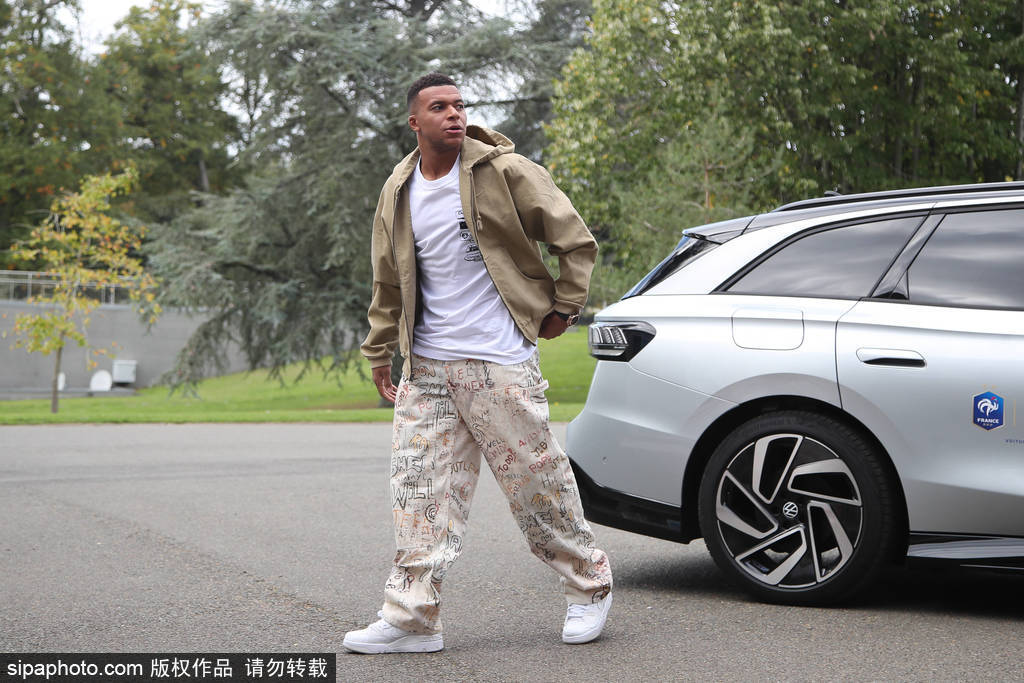 观战台:西法葡力争世预赛四连胜 英格兰赢球提前出线