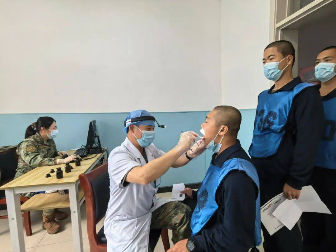 白衣为甲，守护戎装！第九六七医院温情服务新兵“入营第一关”