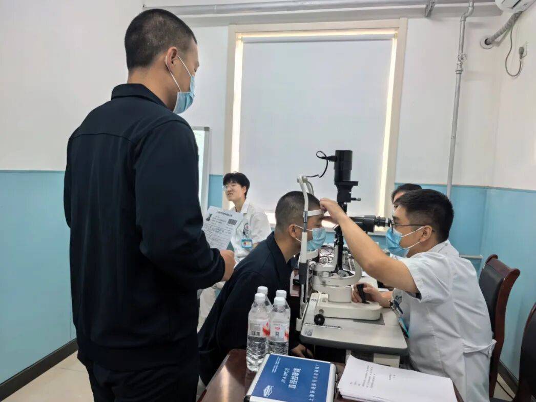 白衣为甲，守护戎装！第九六七医院温情服务新兵“入营第一关”