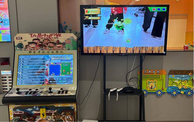 海底捞，和西贝“抢娃”