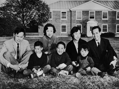 103岁杨振宁去世，象牙塔倒塌