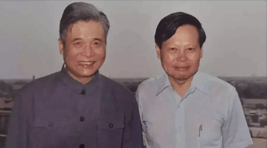 103岁杨振宁去世，象牙塔倒塌