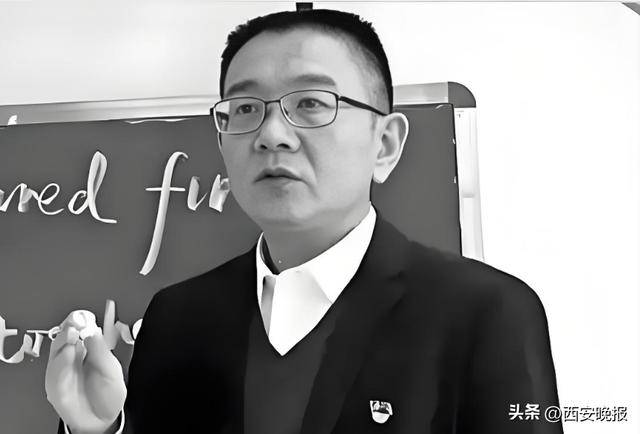 突发讣告！被学生抢鸡排的网红校长苗本臣病逝，年仅54岁