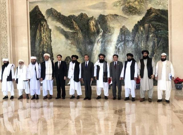 当着全球的面，塔利班放出狂言，不偏不倚，正好撞在中方“枪口上”