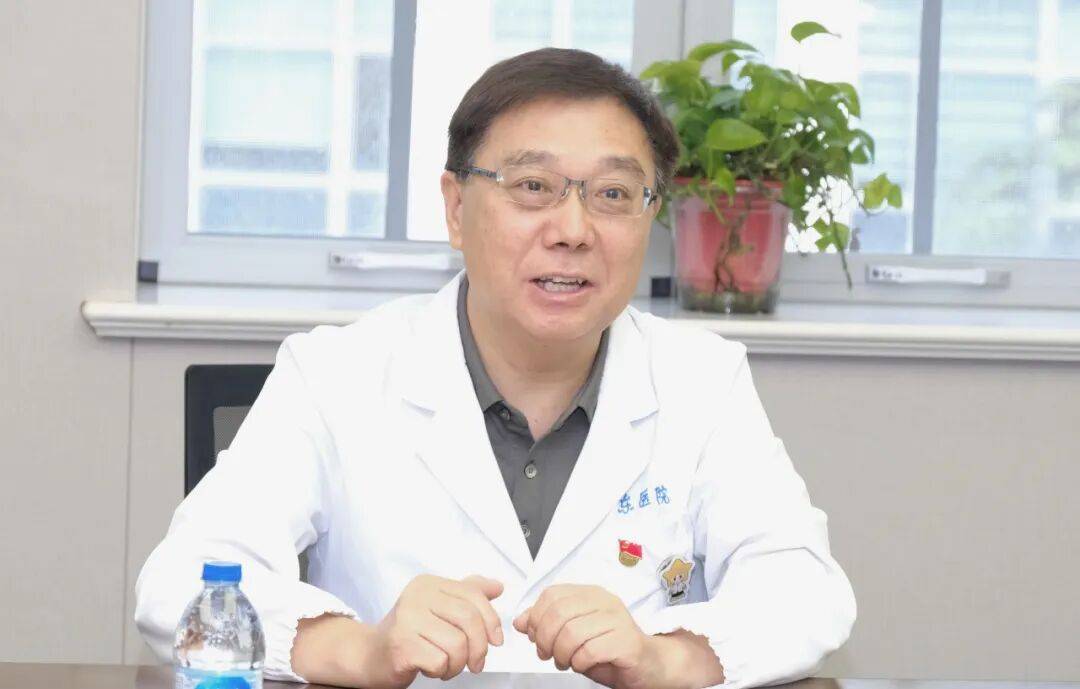 叶显银同志启程援摩