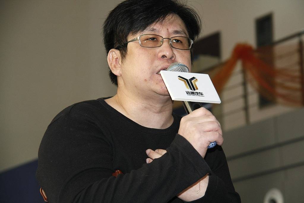 曝光郑智化登机监控画面，违背“最小必要原则”