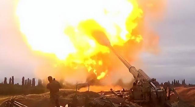 红军城沦陷进入倒计时！俄军发布视频：乌军士兵开始成批投降，泽连斯基嘴硬也没用