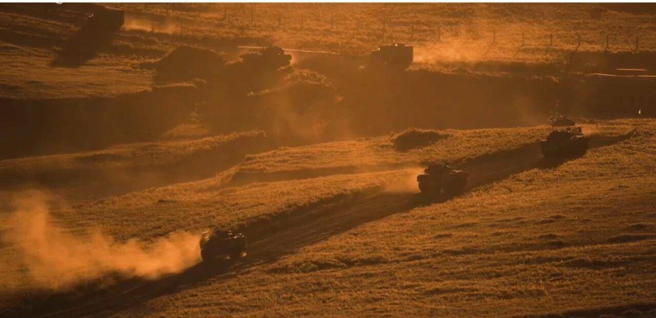 大场面！机器狗、无人机开路，实兵对抗演练画面公布