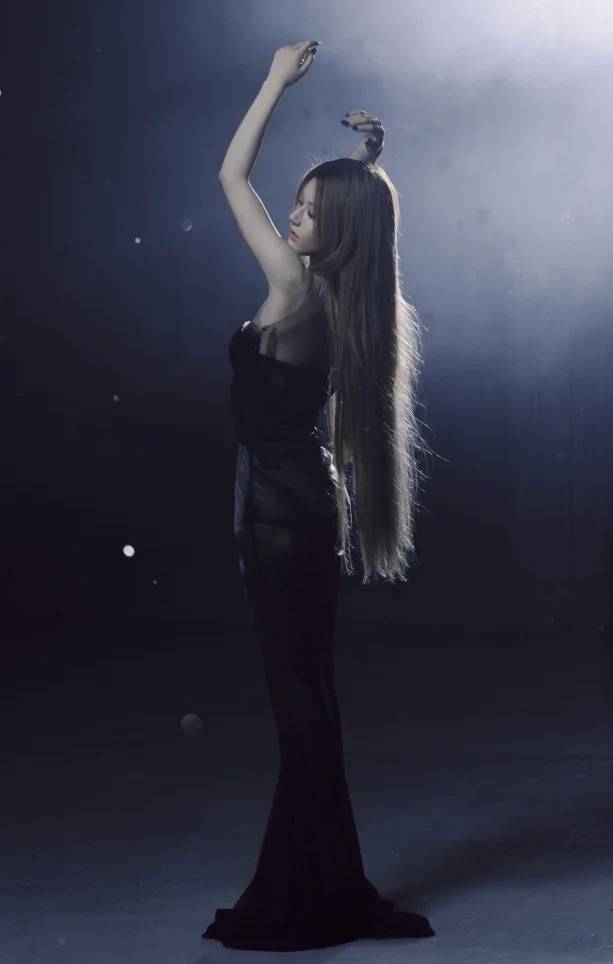 赵露思27岁生日音乐会好炸,6套造型高定配高珠杀翻全场