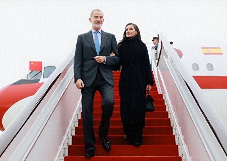 西班牙国王访华,来中国想争取投资,签下10份重要文件!拒绝被美国绑住手脚