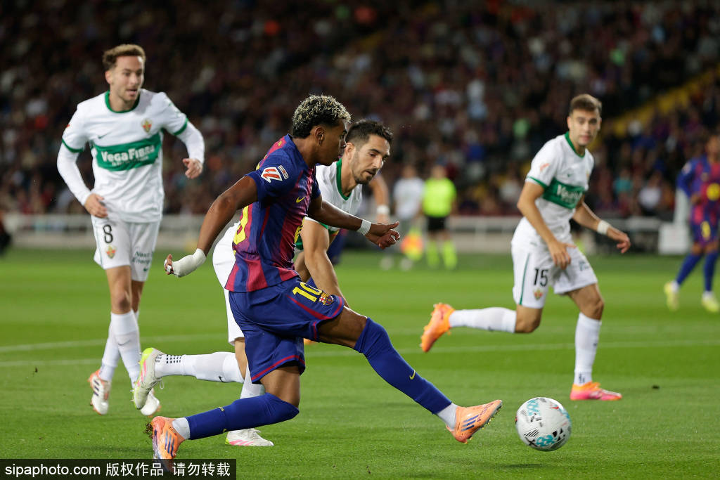 巴萨换帅风波后首战!临时主帅大胆变阵,SAP球馆迎战拜仁引爆欧联第十轮