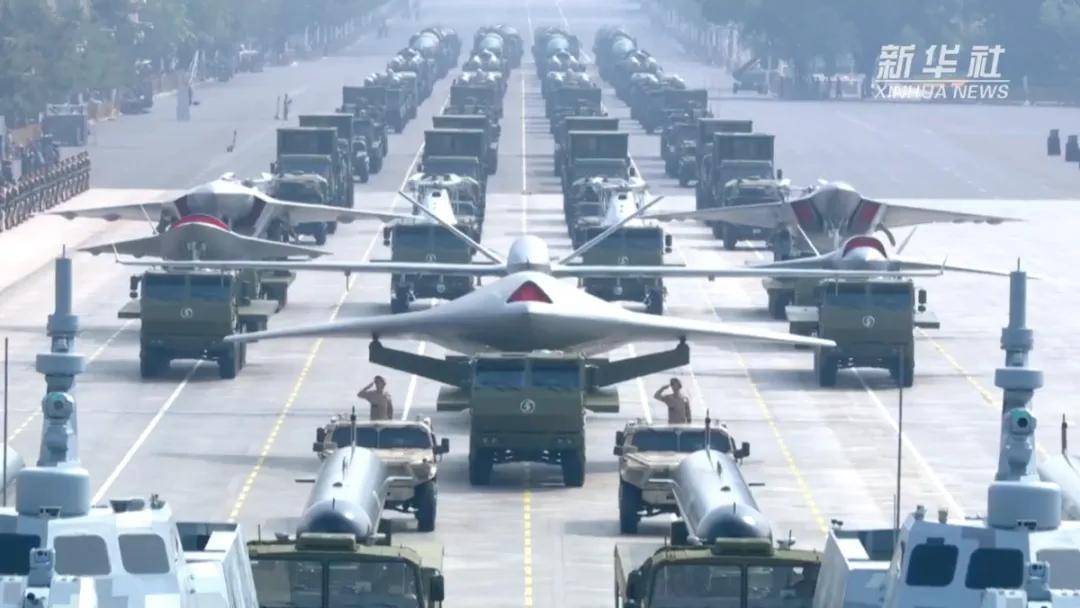 代号“玄龙”！攻击-11官宣服役，与歼-20、歼-16编队飞行