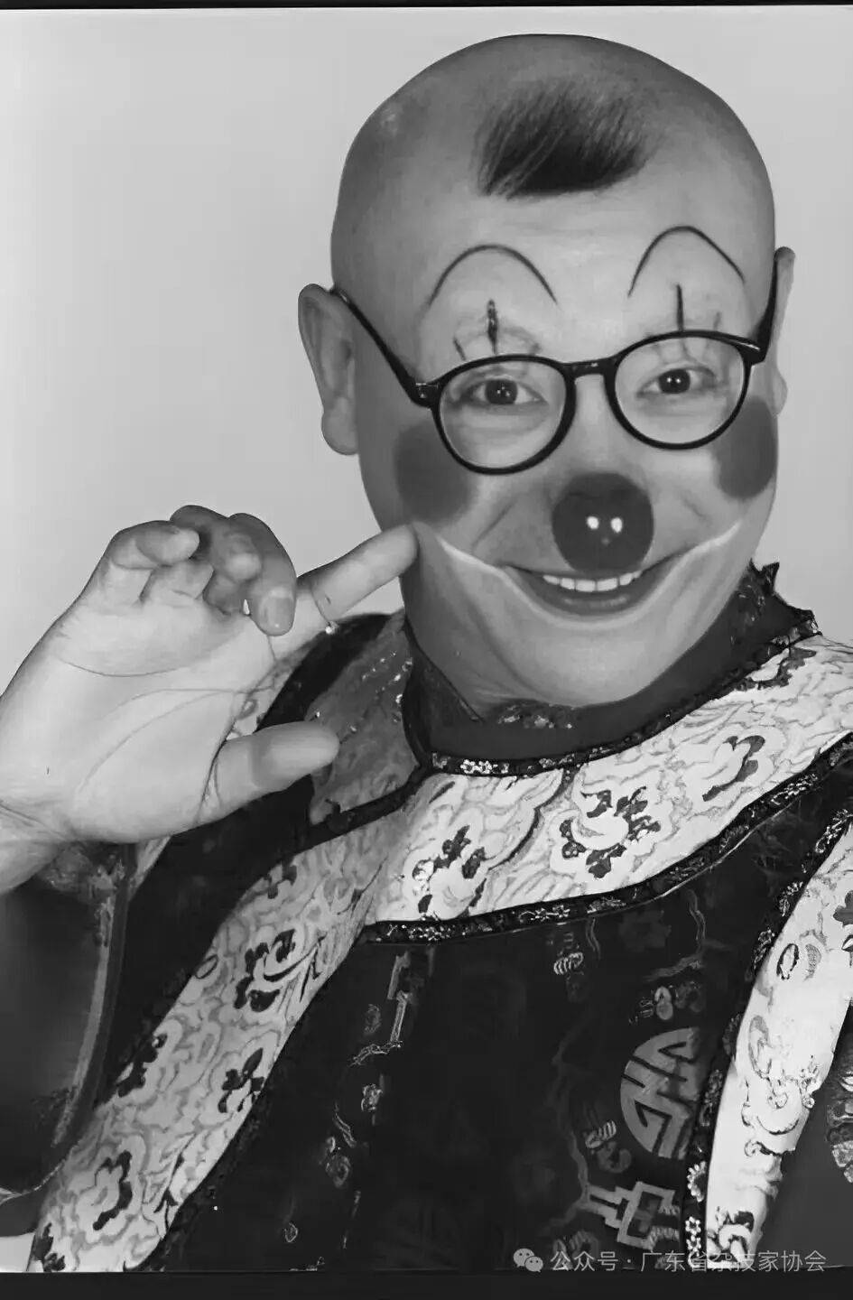 一级演员李春来表演时突然倒地,送医后不治身亡